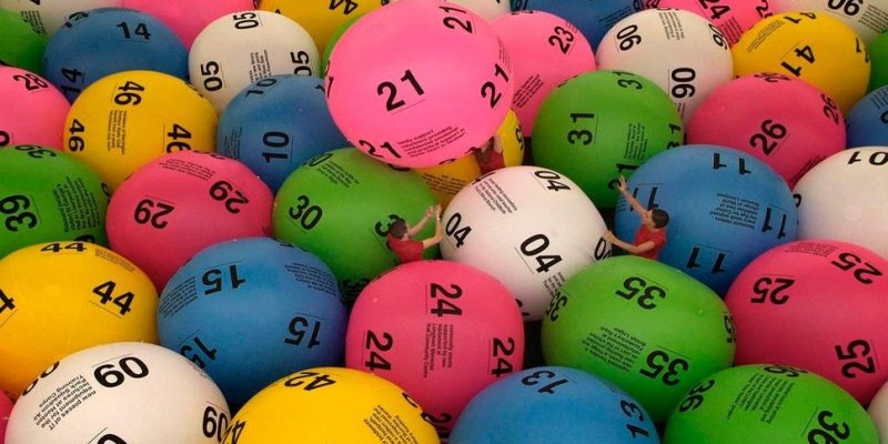 Dựa vào tổng giải đặc biệt xác định các bộ ba